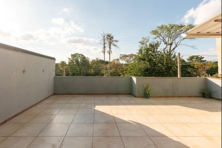 Casa à venda com 99m², 3 quartos e 2 vagasTerraço