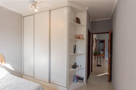 Casa à venda com 99m², 3 quartos e 2 vagasSuíte