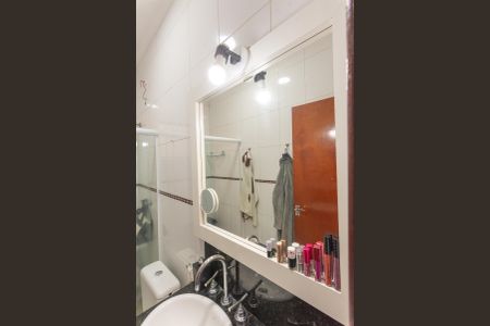 Casa à venda com 99m², 3 quartos e 2 vagasBanheiro Social