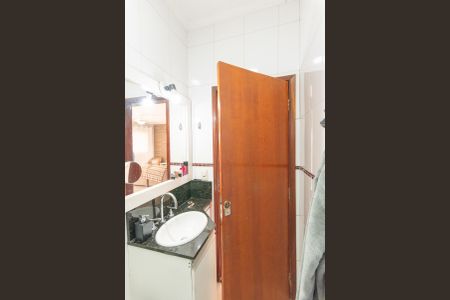 Casa à venda com 99m², 3 quartos e 2 vagasBanheiro Social