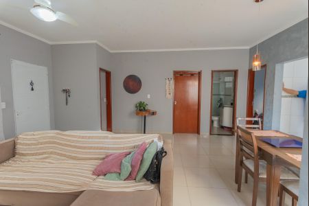 Casa à venda com 99m², 3 quartos e 2 vagasSala