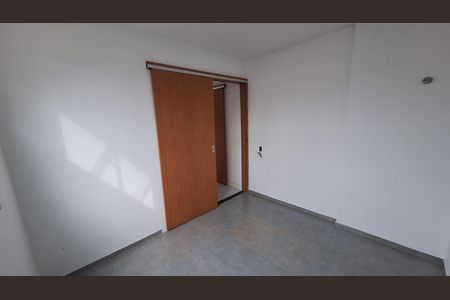 Quarto 1 de apartamento para alugar com 2 quartos, 40m² em Parque Santa Rosa, Suzano