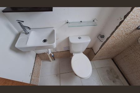 Banheiro Social de apartamento para alugar com 2 quartos, 40m² em Parque Santa Rosa, Suzano