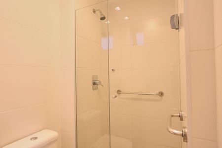 Apartamento à venda com 120m², 2 quartos e 2 vagas Apartamento à venda com 120m², 2 quartos e 2 vagasBanheiro da Suíte