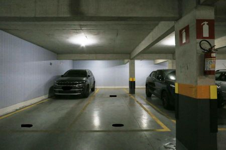 Apartamento à venda com 120m², 2 quartos e 2 vagas Apartamento à venda com 120m², 2 quartos e 2 vagasGaragem