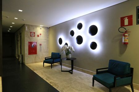 Apartamento à venda com 120m², 2 quartos e 2 vagas Apartamento à venda com 120m², 2 quartos e 2 vagasHall