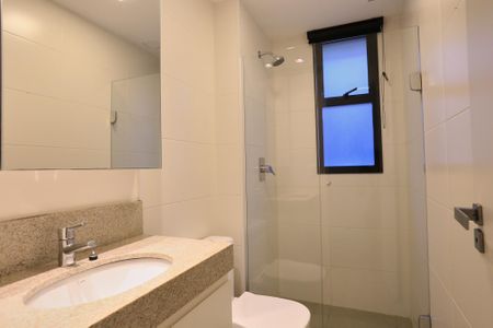 Apartamento à venda com 120m², 2 quartos e 2 vagas Apartamento à venda com 120m², 2 quartos e 2 vagasBanheiro