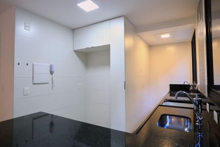 Apartamento à venda com 120m², 2 quartos e 2 vagas Apartamento à venda com 120m², 2 quartos e 2 vagasCozinha e Área de Serviço