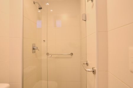 Apartamento à venda com 120m², 2 quartos e 2 vagas Apartamento à venda com 120m², 2 quartos e 2 vagasBanheiro da Suíte