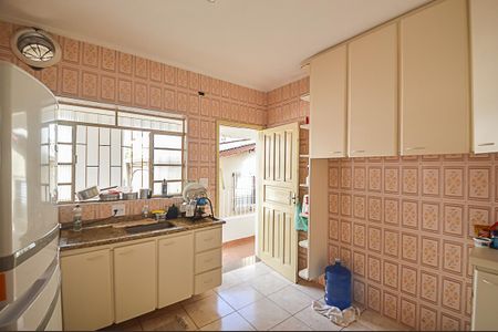 Casa à venda com 330m², 2 quartos e 3 vagasCozinha