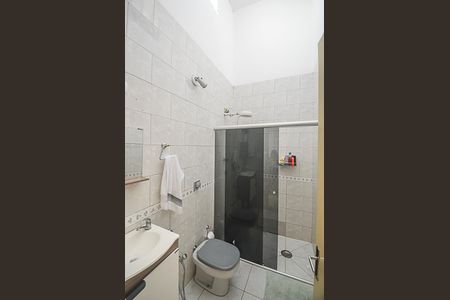 Casa à venda com 330m², 2 quartos e 3 vagasBanheiro