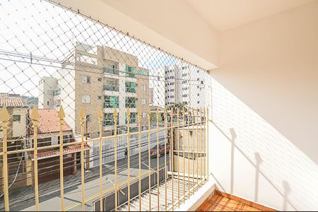 Casa à venda com 330m², 2 quartos e 3 vagasSacada/Quarto 1