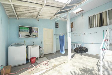 Casa à venda com 330m², 2 quartos e 3 vagasÁrea de Serviço 2