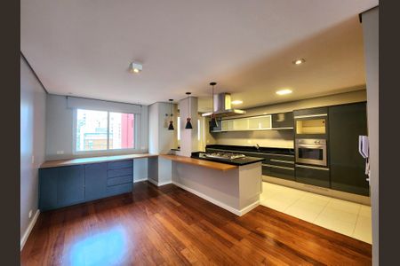 Apartamento para alugar com 240m², 3 quartos e 2 vagas Apartamento para alugar com 240m², 3 quartos e 2 vagasCozinha