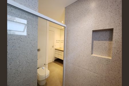 Apartamento para alugar com 240m², 3 quartos e 2 vagas Apartamento para alugar com 240m², 3 quartos e 2 vagasBanheiro da Suíte