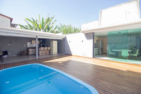 Casa à venda com 280m², 3 quartos e 2 vagasÁrea Externa