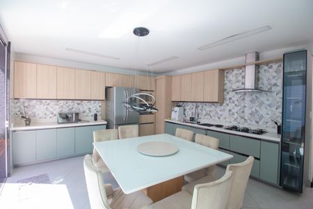 Casa à venda com 280m², 3 quartos e 2 vagasCozinha