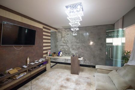 Casa à venda com 280m², 3 quartos e 2 vagasSala