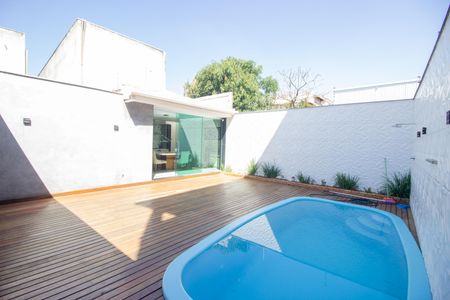 Casa à venda com 280m², 3 quartos e 2 vagasÁrea Externa