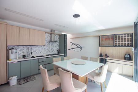 Casa à venda com 280m², 3 quartos e 2 vagasCozinha