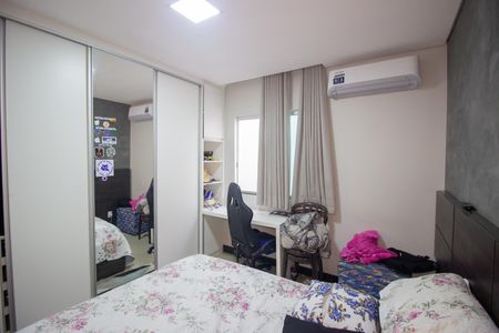 Casa à venda com 280m², 3 quartos e 2 vagasQuarto