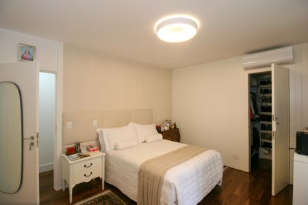 Apartamento à venda com 205m², 3 quartos e 2 vagasSuíte 3