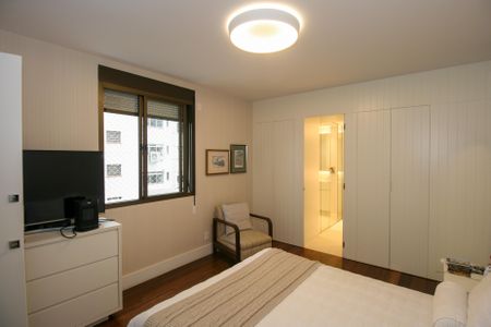 Apartamento à venda com 205m², 3 quartos e 2 vagasSuíte 3