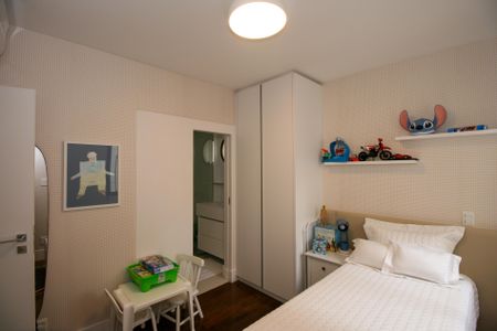 Apartamento à venda com 205m², 3 quartos e 2 vagasSuíte 2