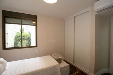 Apartamento à venda com 205m², 3 quartos e 2 vagasSuíte 2