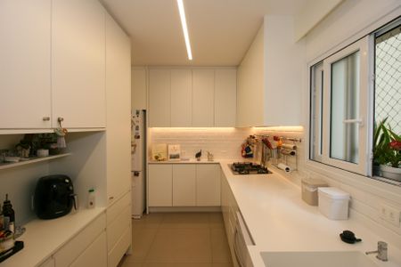 Apartamento à venda com 205m², 3 quartos e 2 vagasCozinha