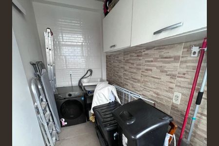 Apartamento à venda com 122m², 3 quartos e 2 vagas Apartamento à venda com 122m², 3 quartos e 2 vagasÁrea de Serviço