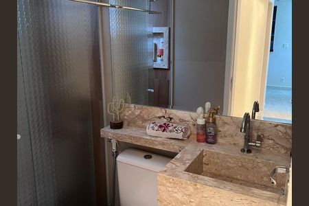 Apartamento à venda com 122m², 3 quartos e 2 vagas Apartamento à venda com 122m², 3 quartos e 2 vagasBanheiro Social