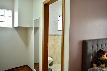 Casa à venda com 211m², 3 quartos e 4 vagasSuíte