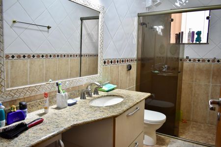 Casa à venda com 211m², 3 quartos e 4 vagasBanheiro Social