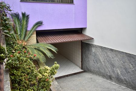 Casa à venda com 211m², 3 quartos e 4 vagasÁrea externa