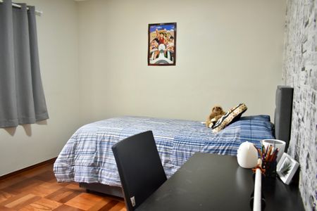 Casa à venda com 211m², 3 quartos e 4 vagasQuarto 2