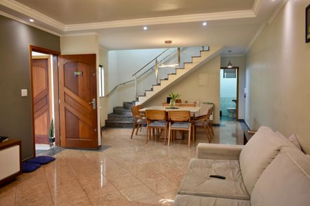 Casa à venda com 211m², 3 quartos e 4 vagasSala