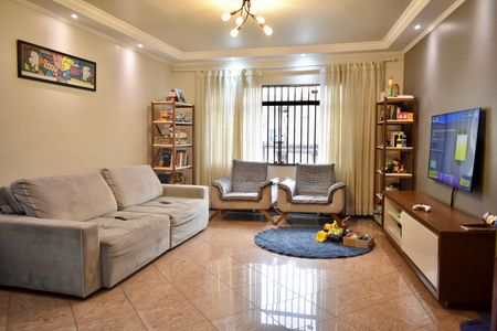 Casa à venda com 211m², 3 quartos e 4 vagasSala