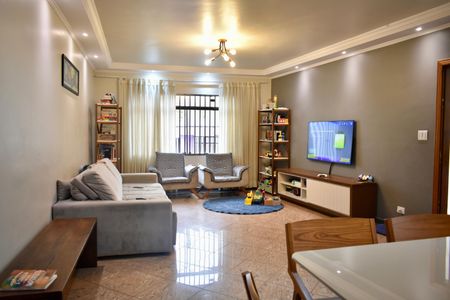 Casa à venda com 211m², 3 quartos e 4 vagasSala