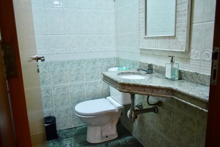 Casa à venda com 211m², 3 quartos e 4 vagasLavabo