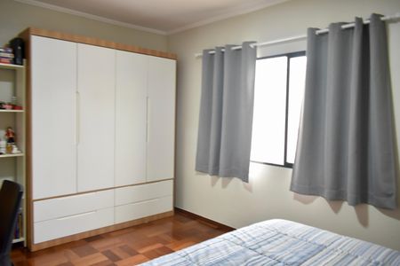 Casa à venda com 211m², 3 quartos e 4 vagasQuarto 2