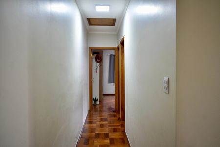 Casa à venda com 211m², 3 quartos e 4 vagasCorredor