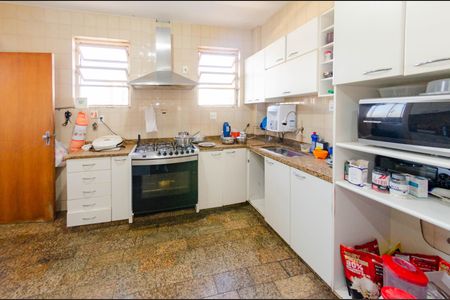 Apartamento para alugar com 419m², 4 quartos e 4 vagas Apartamento para alugar com 419m², 4 quartos e 4 vagasCozinha