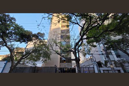 Apartamento para alugar com 419m², 4 quartos e 4 vagas Apartamento para alugar com 419m², 4 quartos e 4 vagasFachada