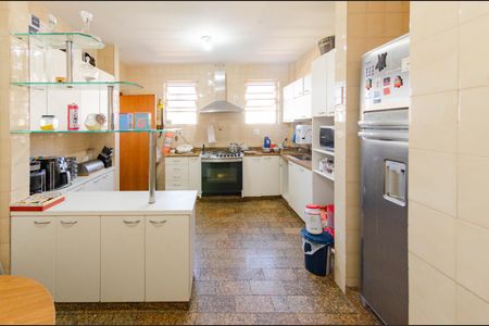 Apartamento para alugar com 419m², 4 quartos e 4 vagas Apartamento para alugar com 419m², 4 quartos e 4 vagasCozinha