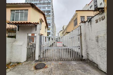 Apartamento à venda com 74m², 3 quartos e 1 vaga Apartamento à venda com 74m², 3 quartos e 1 vagaFachada