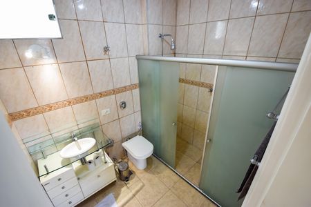 Apartamento à venda com 74m², 3 quartos e 1 vaga Apartamento à venda com 74m², 3 quartos e 1 vagaBanheiro Social