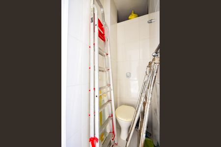 Apartamento à venda com 74m², 3 quartos e 1 vaga Apartamento à venda com 74m², 3 quartos e 1 vagaBanheiro de serviço