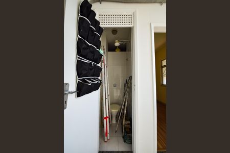 Apartamento à venda com 74m², 3 quartos e 1 vaga Apartamento à venda com 74m², 3 quartos e 1 vagaBanheiro de serviço