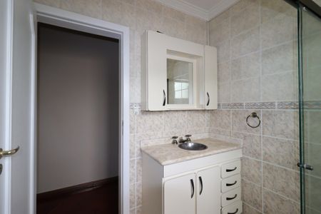 Casa à venda com 240m², 3 quartos e 5 vagasBanheiro Social 1